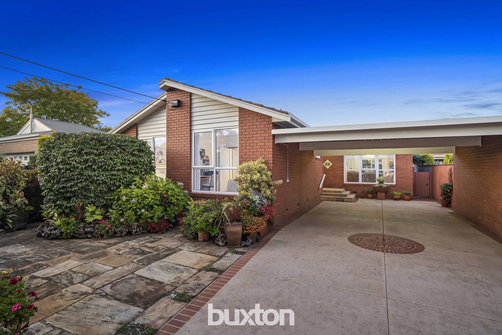 1-27-oakleigh-road-carnegie